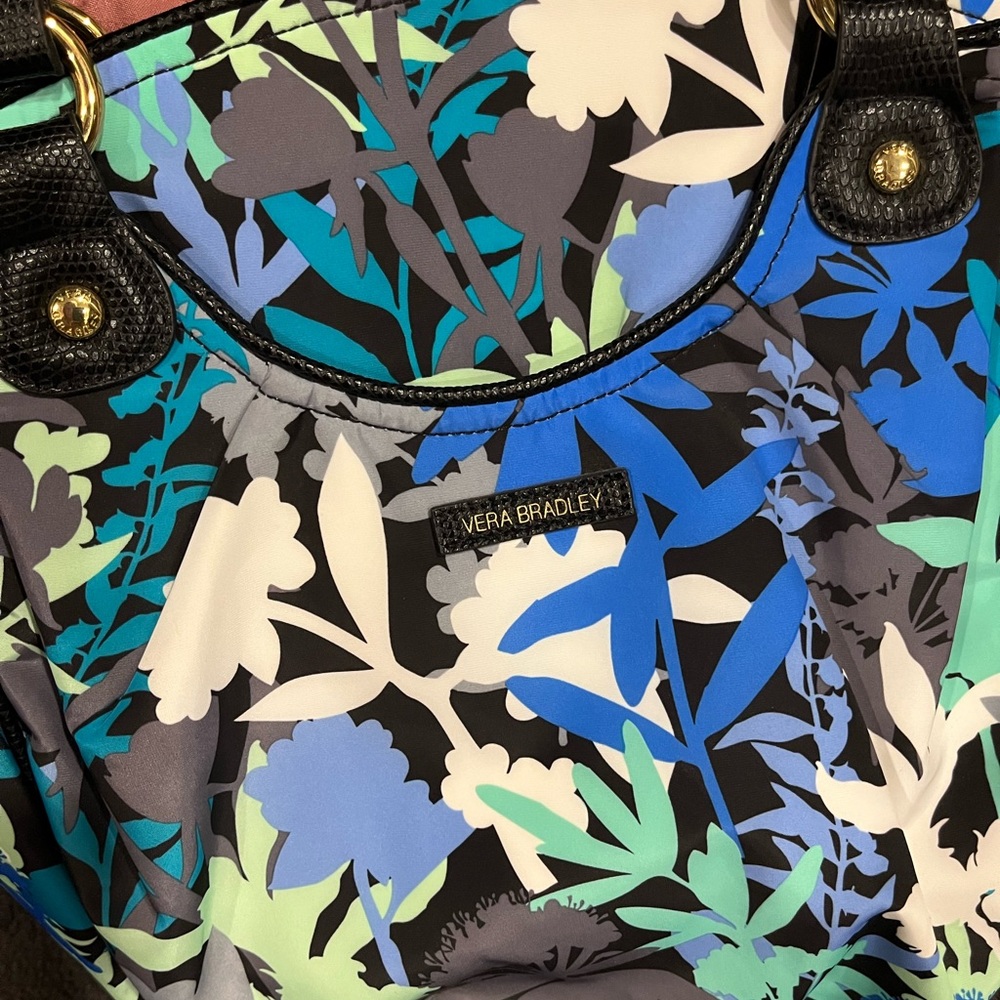 Vera Bradley Preppy Poly Glenna CamoFloral  Print Handbag (hard to find)Like New